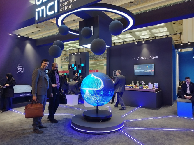 بازدید رئیس مرکز هوش مصنوعی دانشگاه جامع از «نمایشگاه شهر هوشمند و هوش مصنوعی ایران» تهران